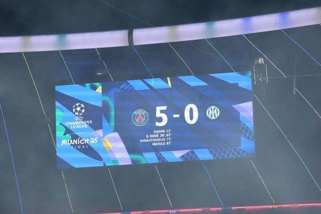 50岁大叔看台痛哭！国米欧冠耻辱0-5惨案 3年2亚 悲催1年拿3亚军