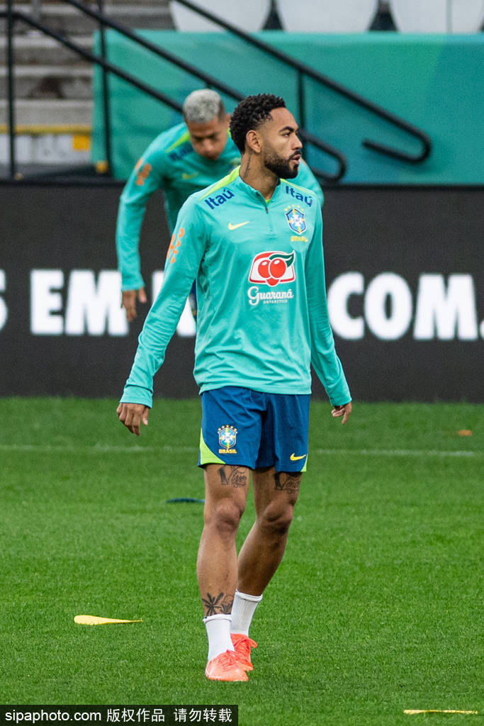 6300万镑！姆贝乌莫转会曼联获批准，红魔抢人大战即将收官？